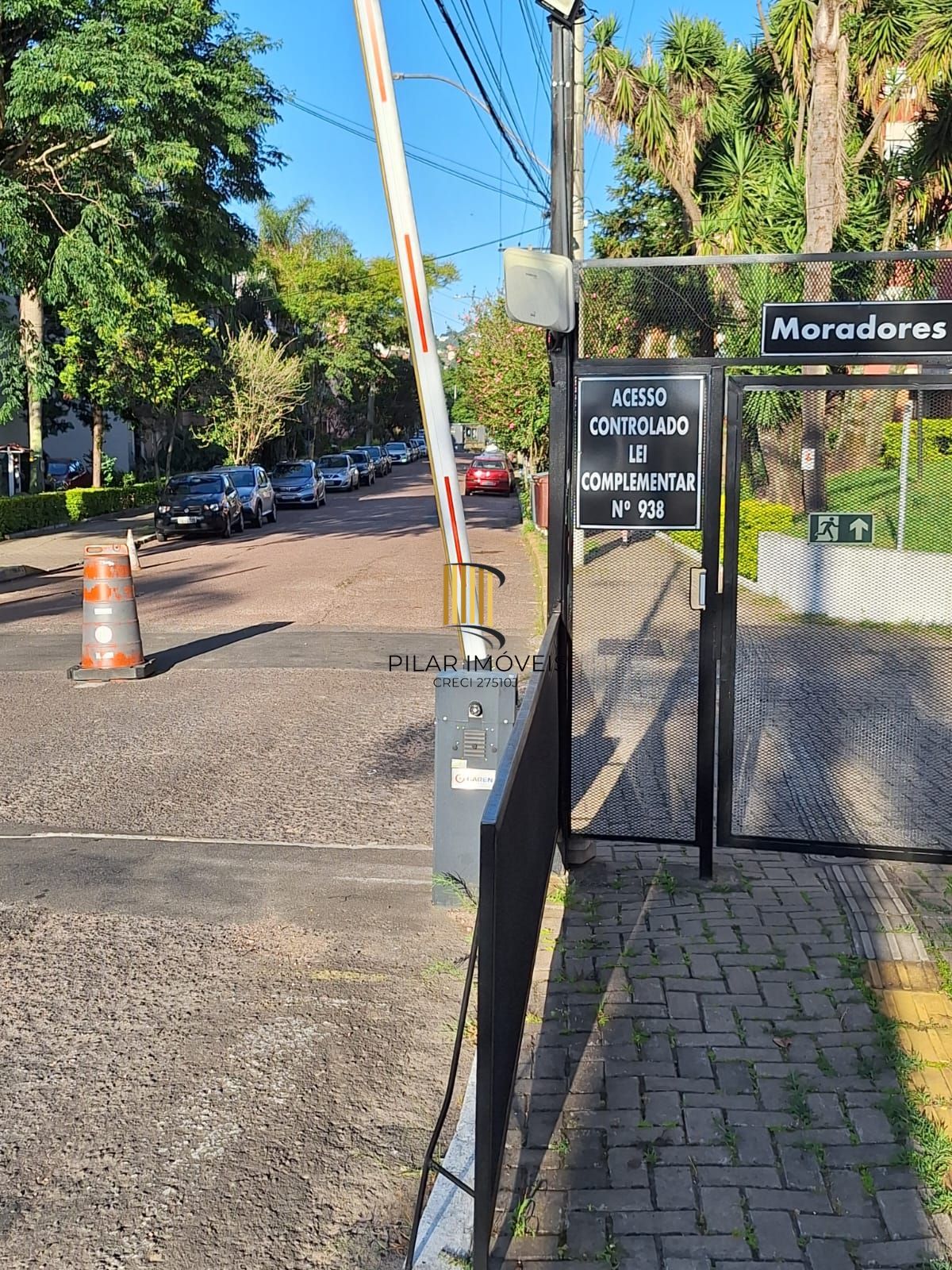 Apartamento 02 dormitórios com vaga de garagem escriturada descoberta