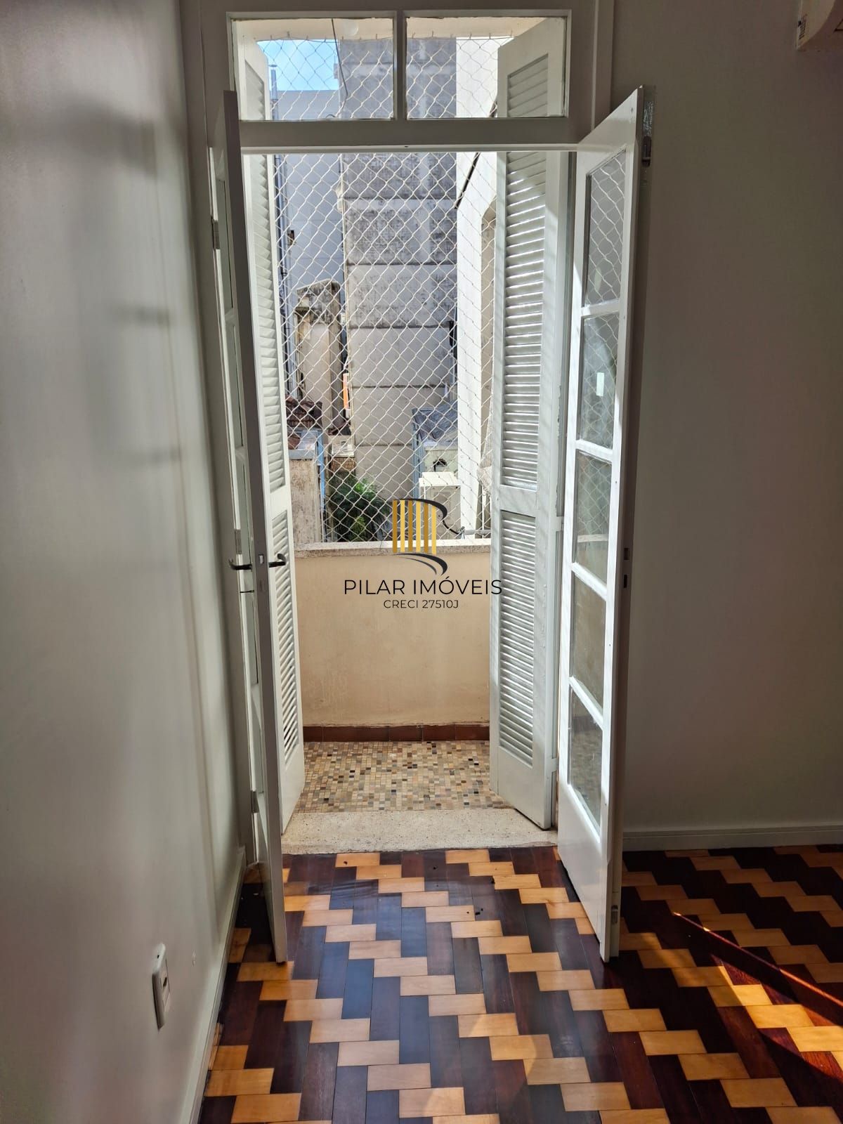 Apartamento com 03 dormiórios com bairro santana sem garagem