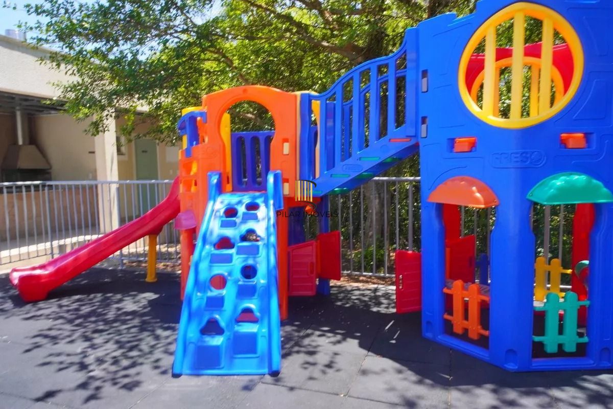 Apartamento com 02 dormitórios e  vaga escriturada