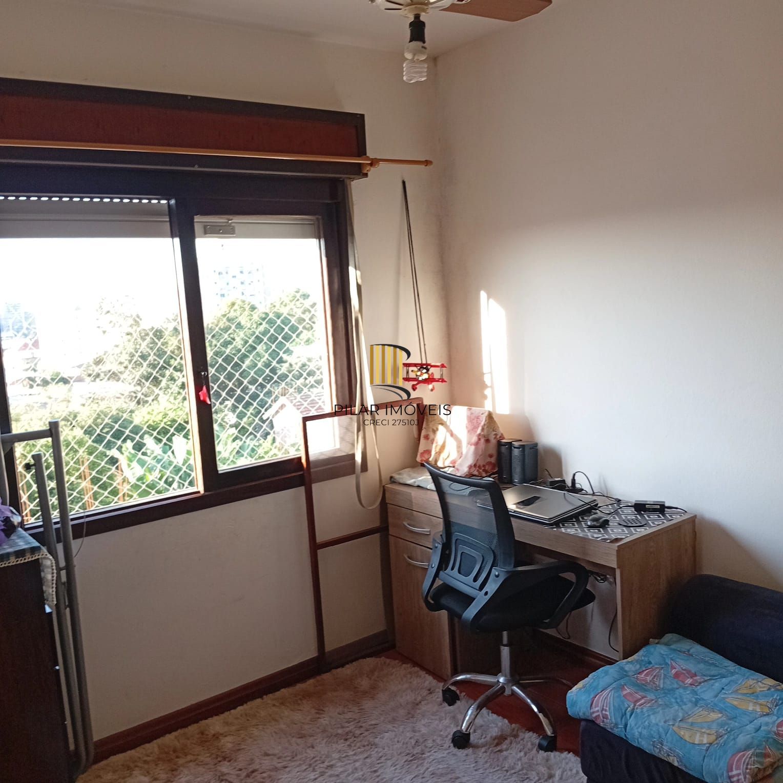 Apartamento 02 dormitórios com estacionamento