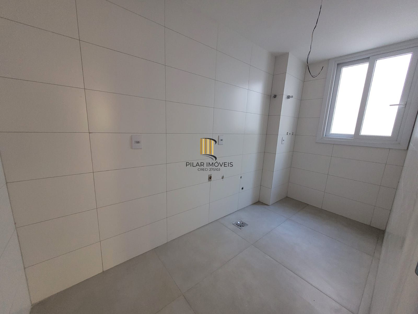 cobertura vista Beira Rio  03 dormitórios com 2 suítes e três vagas individuais
