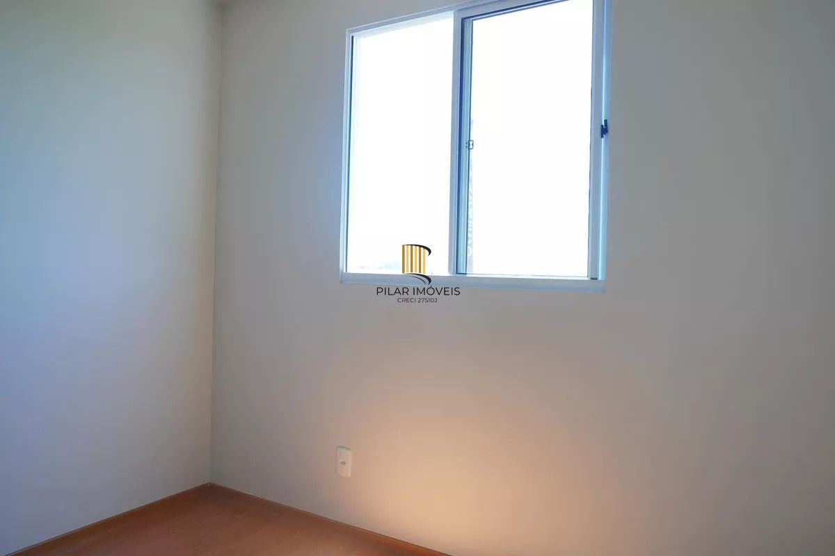 Apartamento com 02 dormitórios e  vaga escriturada