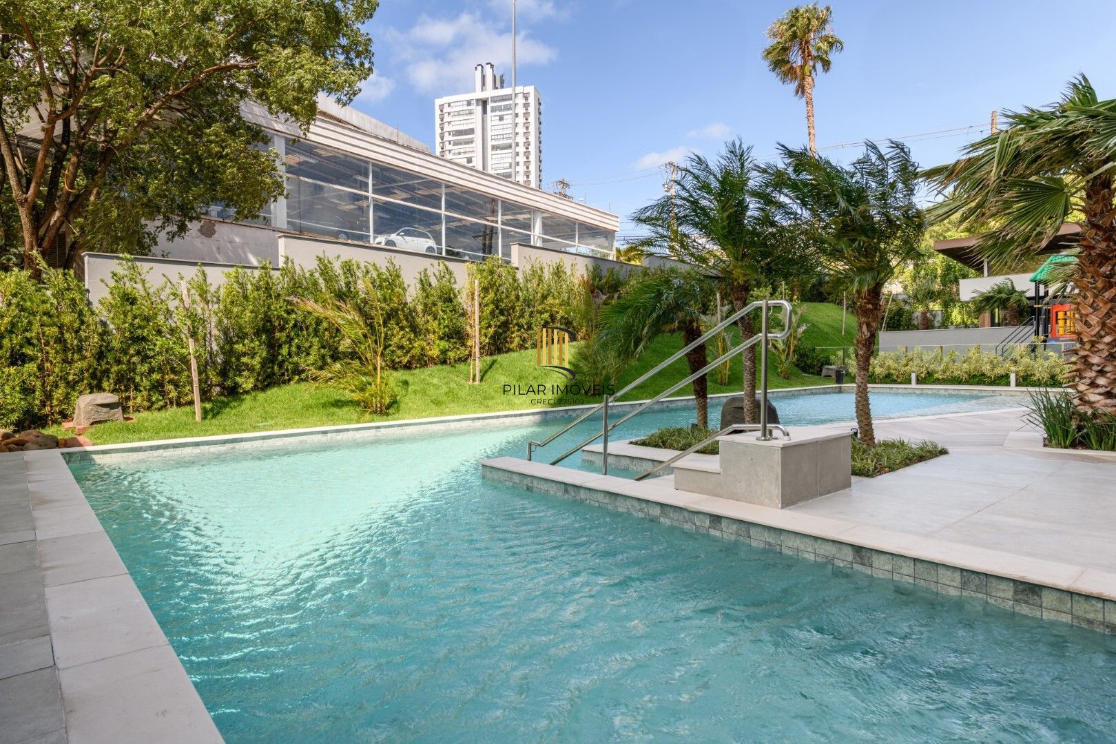 FLOAT RESIDENCES