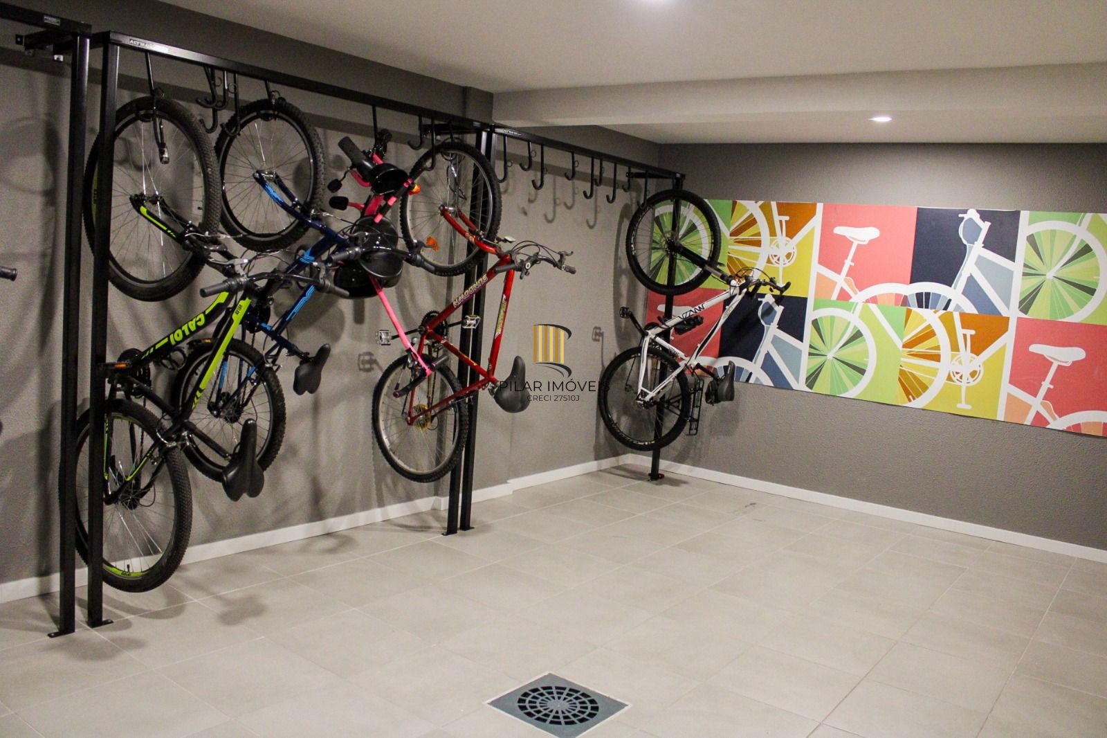 Apartamento 02 dormitórios com 01 suíte e 01 vaga de garagem escriturada