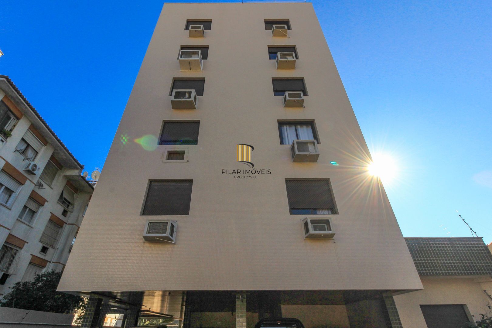 Cobertura à venda com sol nascente, elevador e vaga escriturada