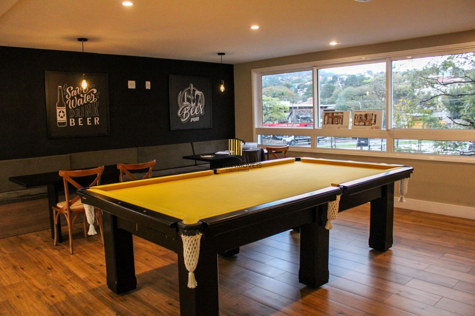 Apartamento 02 dormitórios com 01 suíte e 01 vaga de garagem escriturada