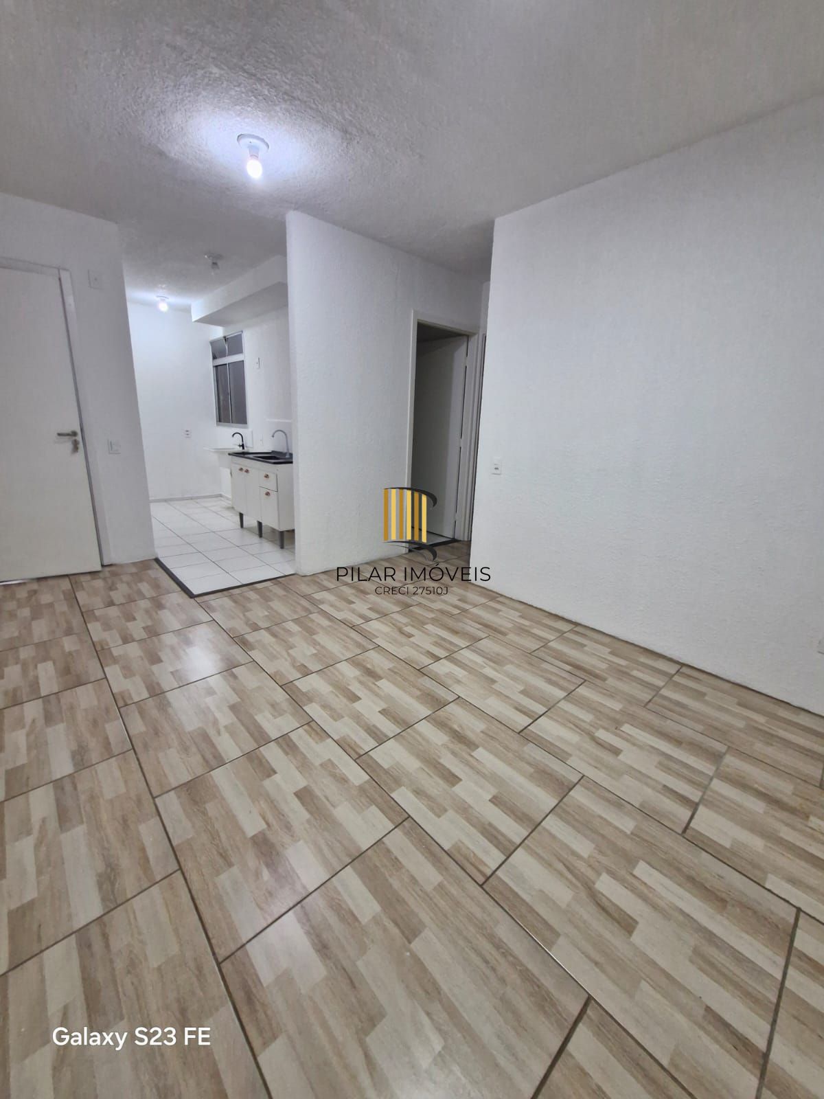 Apartamento com 02 dormitórios e com vaga de estacionamento rotativo