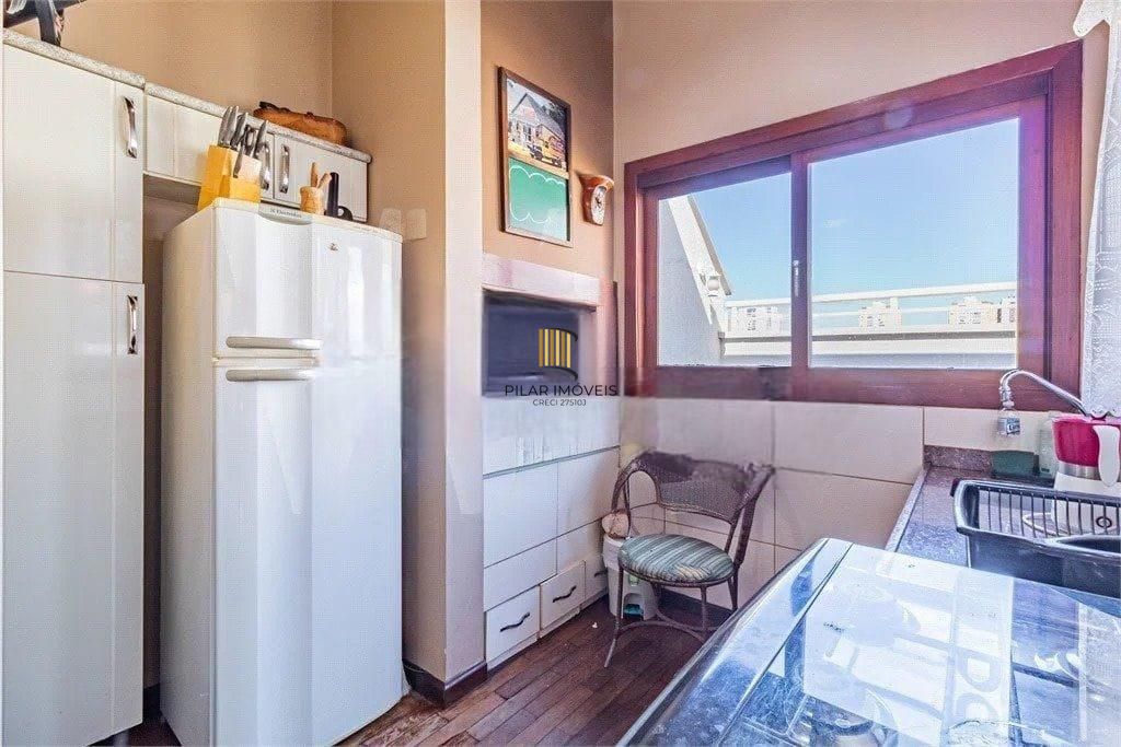 Cobertura 3 dormitórios com 1 suíte e 1 vaga em Frente  ao Hosp. Conceição