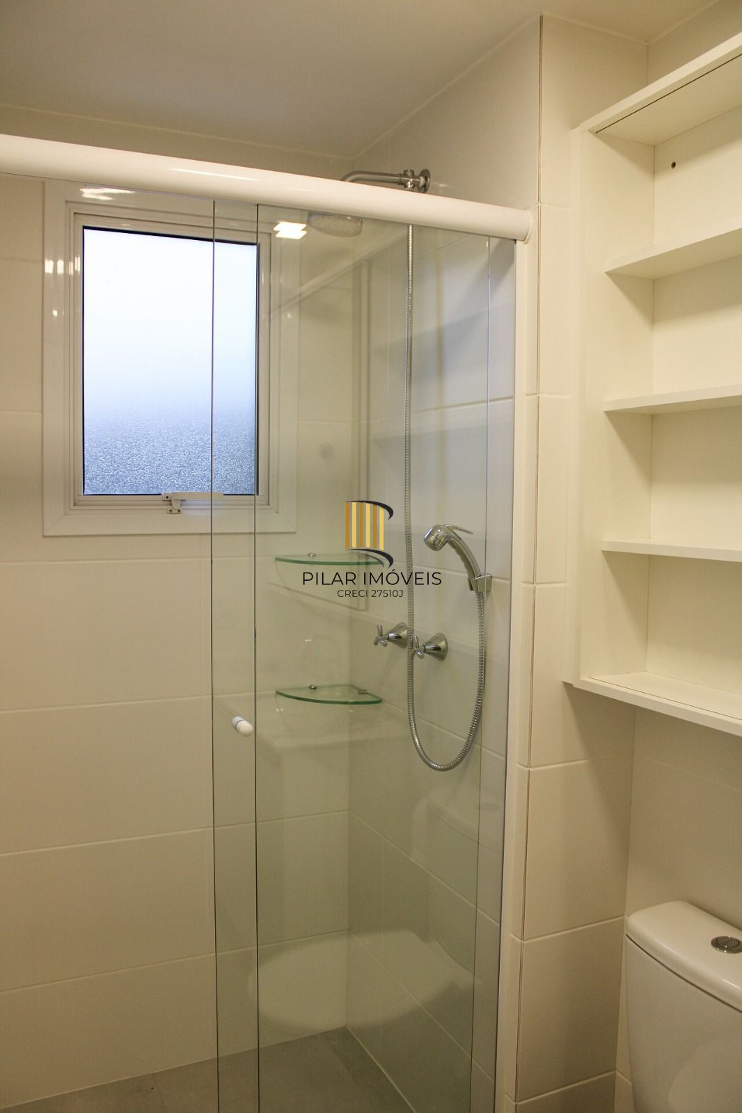 Apartamento 02 dormitórios com 01 suíte e 01 vaga de garagem escriturada