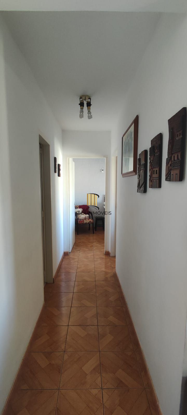 Apartamento 02 dormitórios com garagem / estacionamento