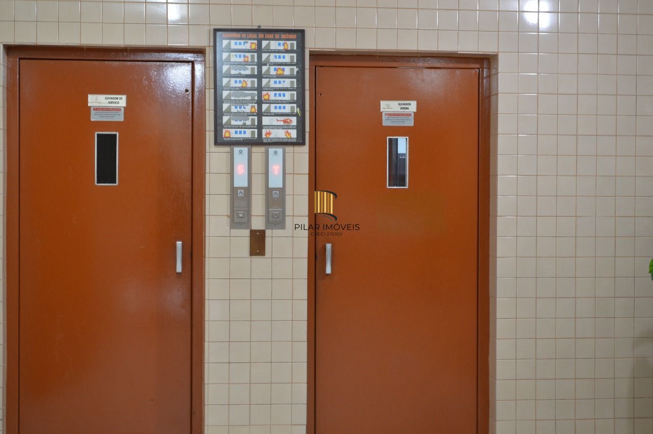 Apartamento com 2 dormitórios e terraço na Cristóvão Colombo!