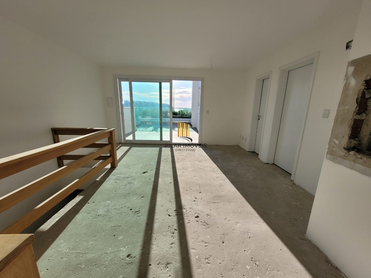cobertura vista Beira Rio  03 dormitórios com 2 suítes e três vagas individuais