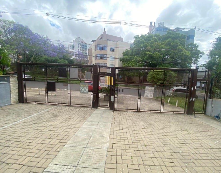 Casa Residencial ou Comercial Próxima ao Iguatemi – 379m² | 5 Vagas | Energia Solar