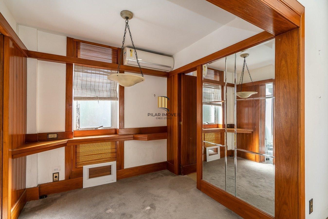 Apartamento com 03 dormitórios e 01 vaga de garagem escriturada