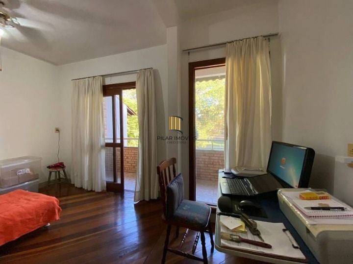 Casa-  Sobrado 3 dormitórios à venda no Bairro Vila Ipiranga.