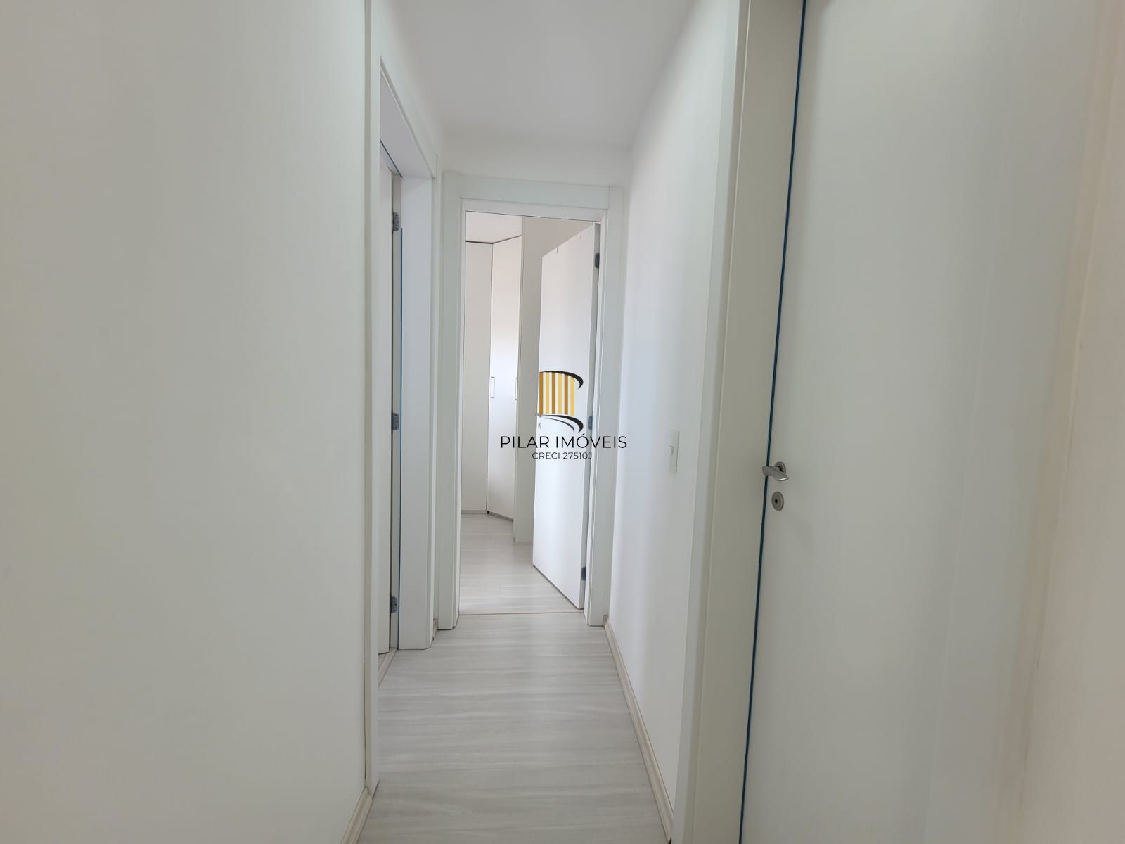 Apartamento mobiliado no Rossi Fiateci 2 dormitórios e suíte