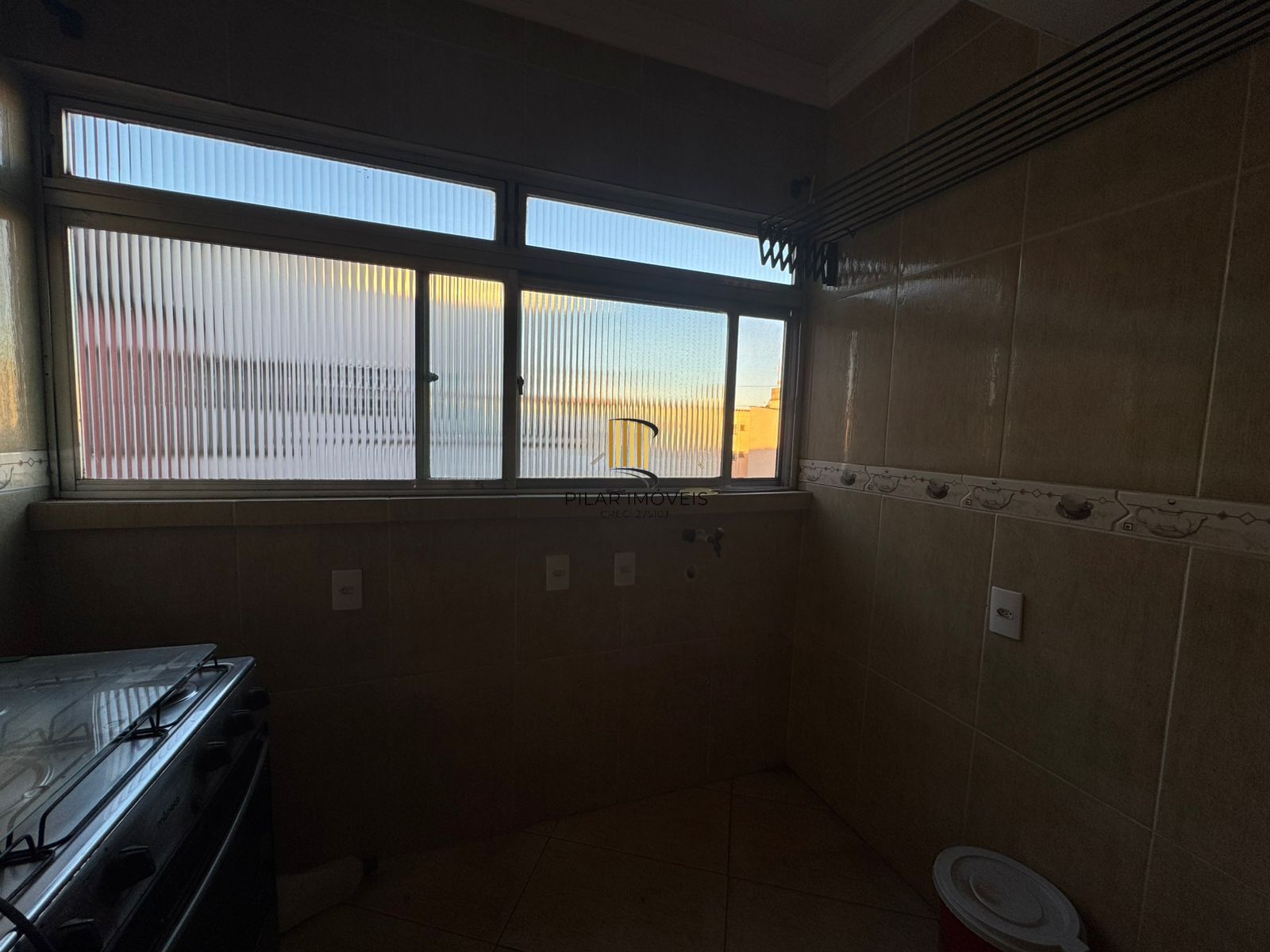 Apartamento com 02 dormitórios reformado