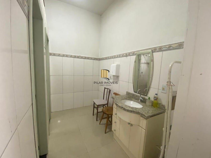 Casa Residencial ou Comercial Próxima ao Iguatemi – 379m² | 5 Vagas | Energia Solar