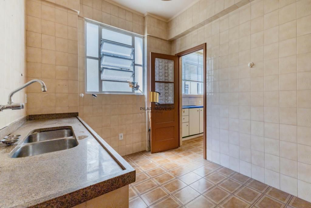 Apartamento com 03 dormitórios com 01 vaga de garagem escriturada sub solo
