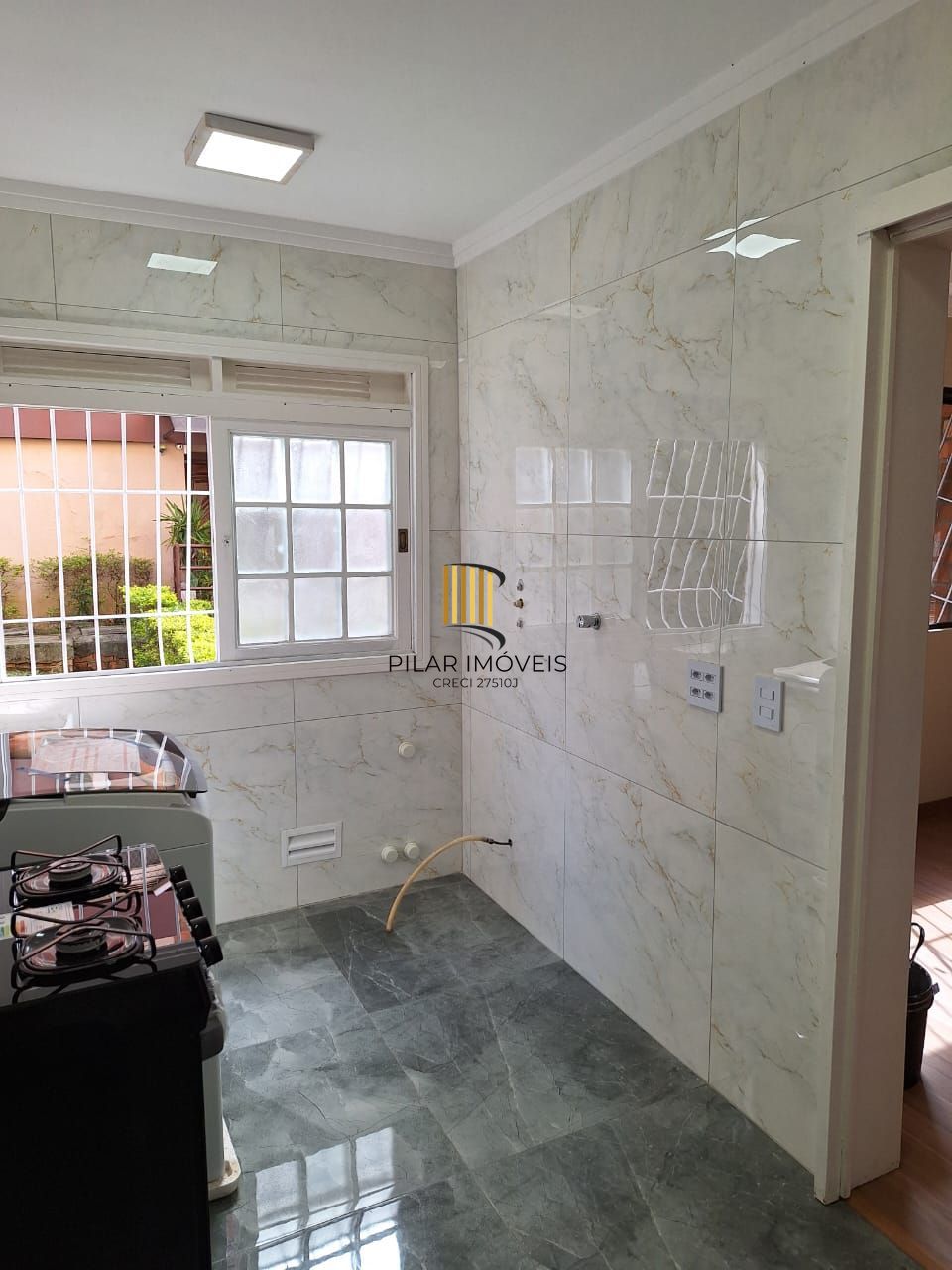 Apartamento 02 dormitórios com vaga de garagem escriturada descoberta