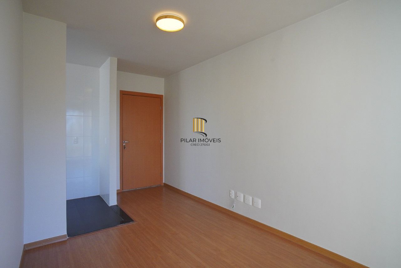 Apartamento com 02 dormitórios e com vaga de garagem