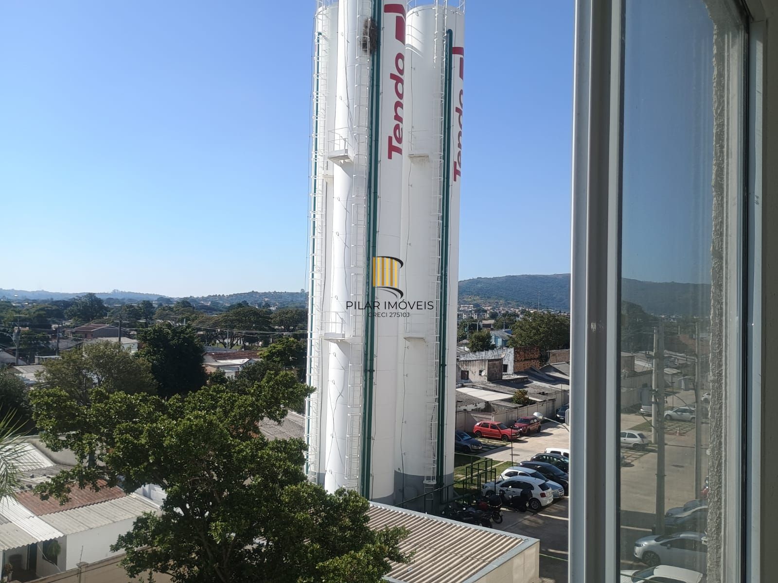 Apartamento 02 dormitórios com garagem