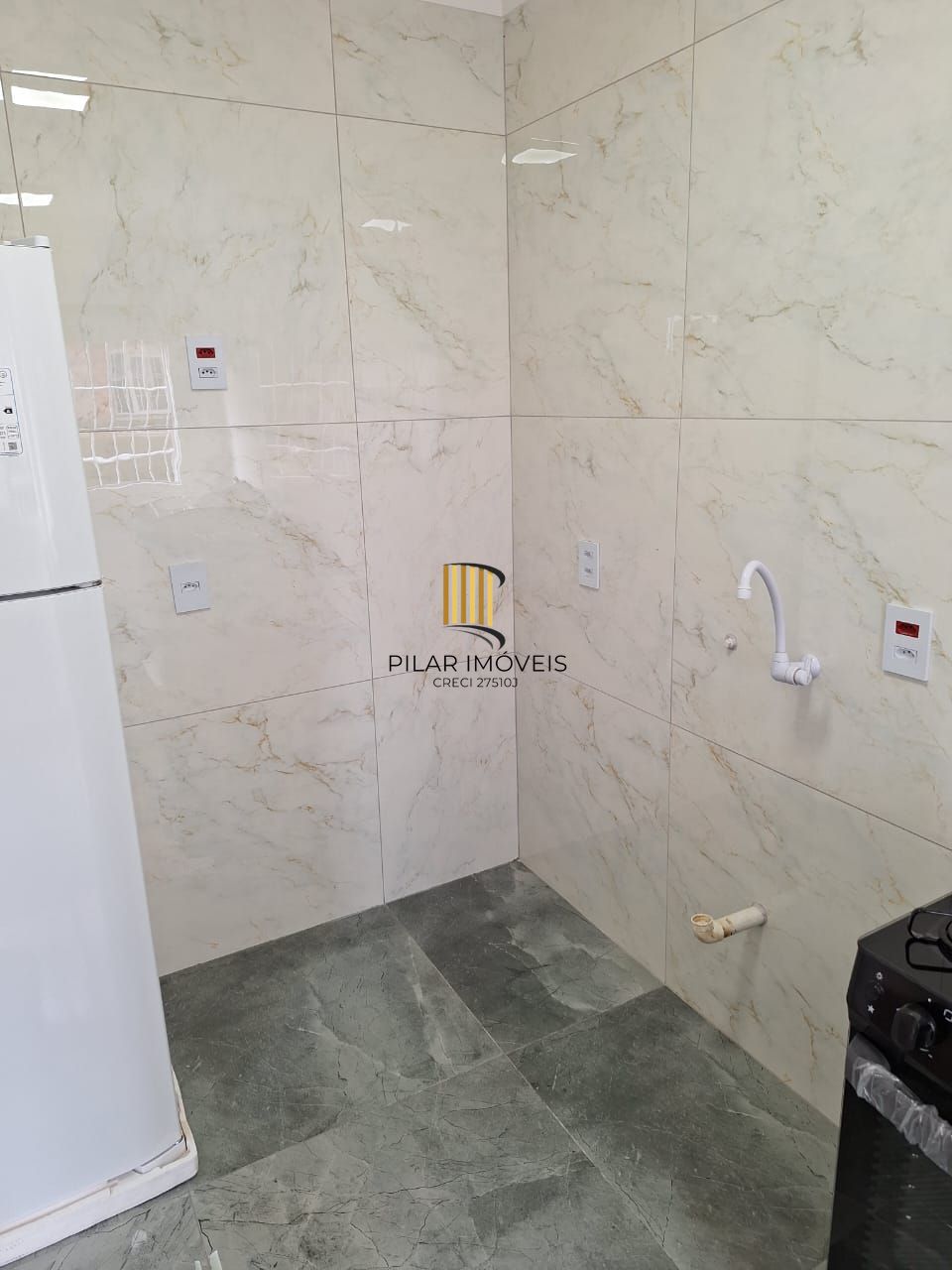 Apartamento 02 dormitórios com vaga de garagem escriturada descoberta
