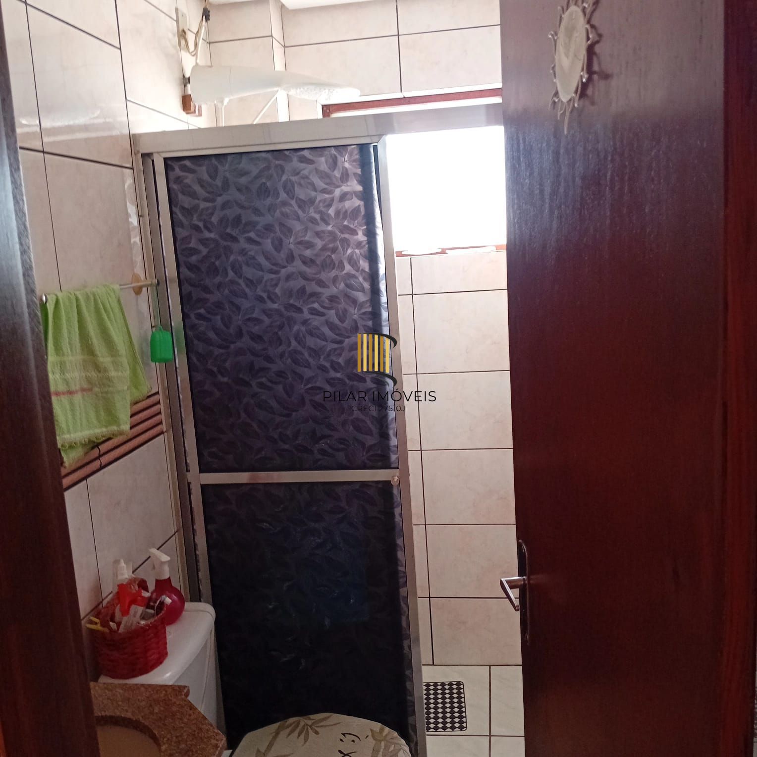 Apartamento 02 dormitórios com estacionamento