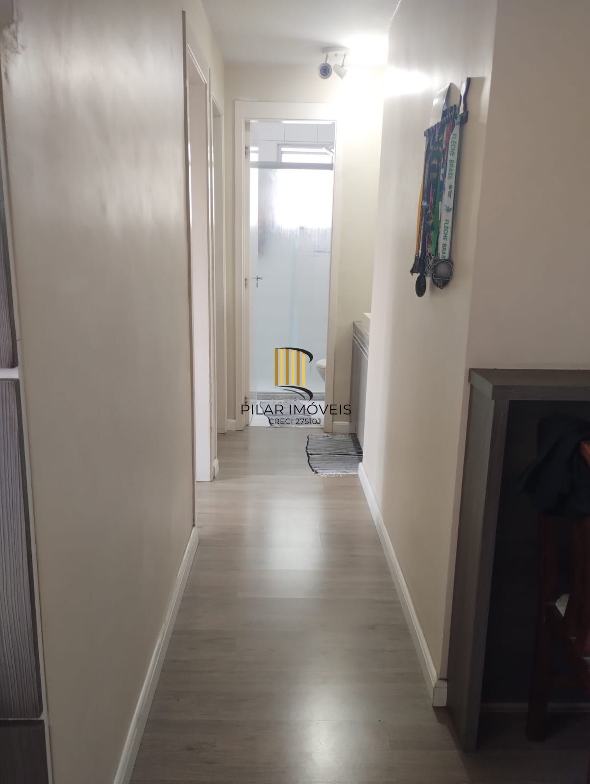 Apartamento 02 dormitórios com vaga no Bairro Sarandi