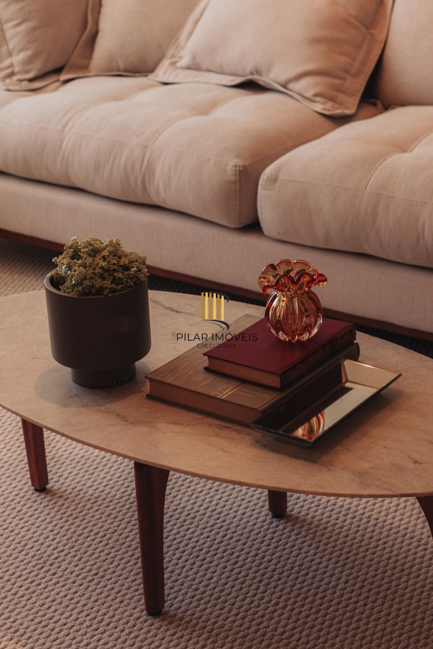 Apartamento com 02 dormitórios e com 01 vaga de garagem Mont Serrat