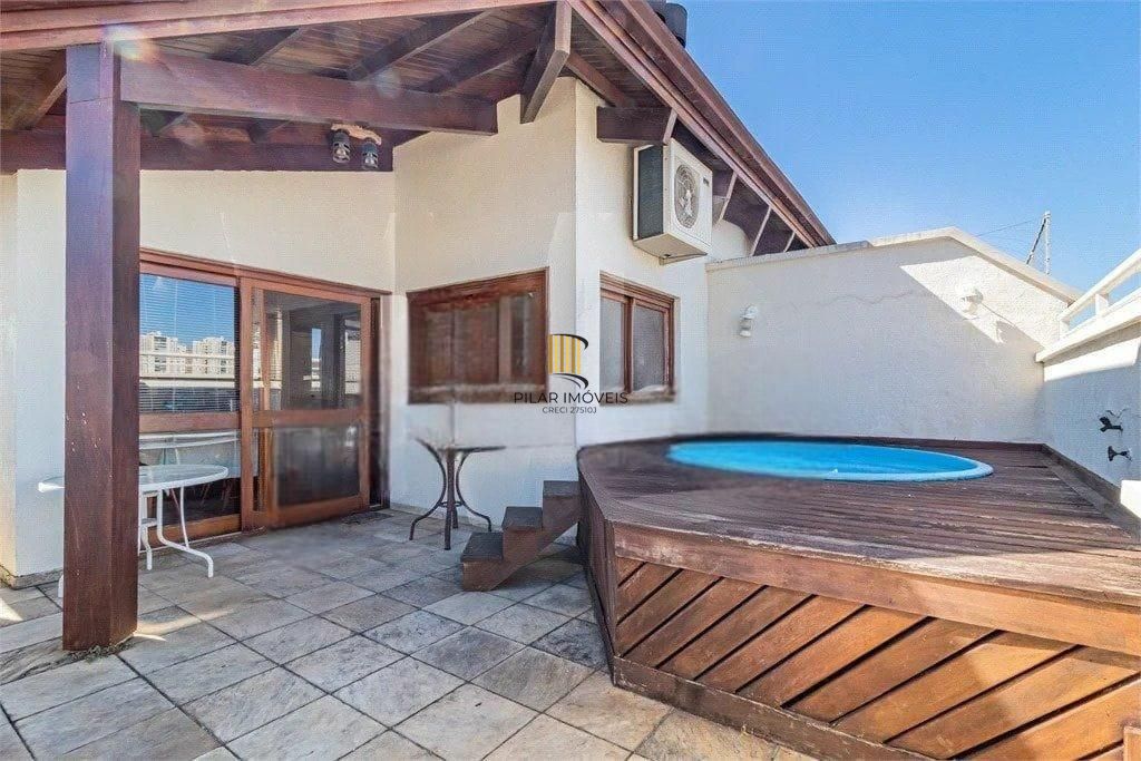 Cobertura 3 dormitórios com 1 suíte e 1 vaga em Frente  ao Hosp. Conceição