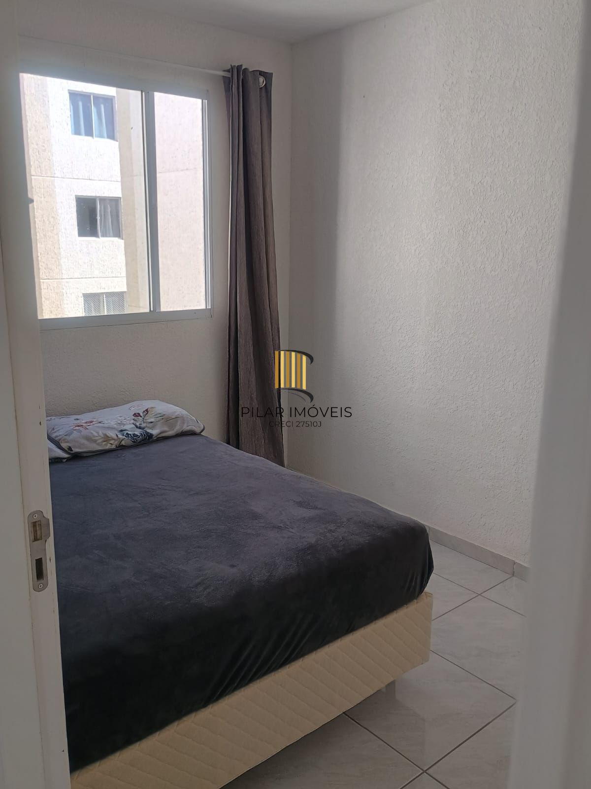 Apartamento 02 dormitórios com garagem