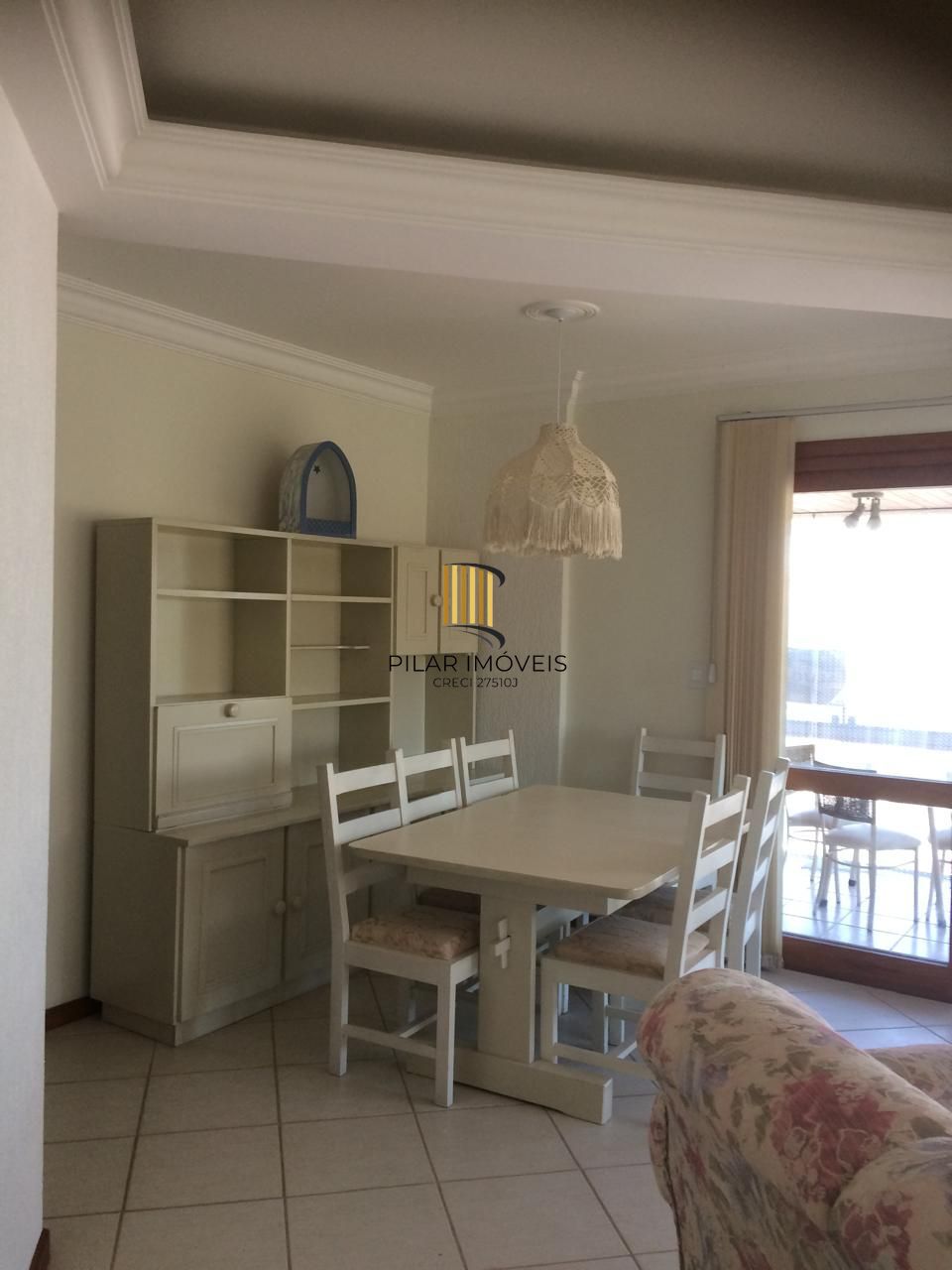 Apartamento com 04 dormitórios e vaga de garagem escriturada