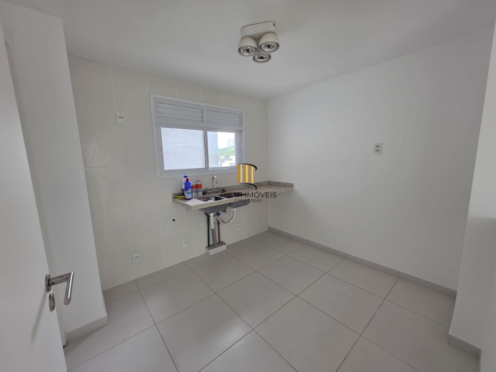 Apartamento novo com 03 dormitórios , 02 vagas de garagem dupla escriturada  com 01 suíte