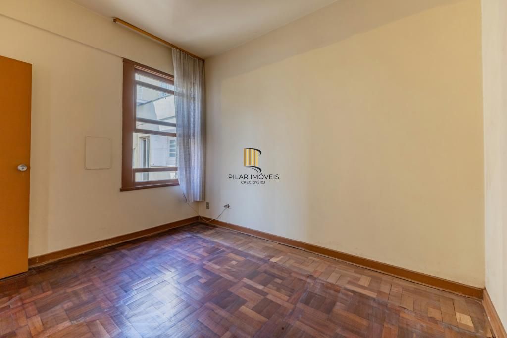 Apartamento com 03 dormitórios com 01 vaga de garagem escriturada sub solo
