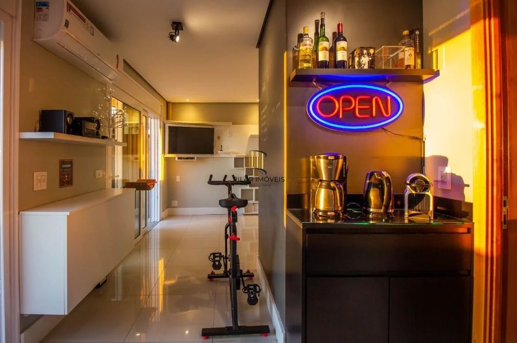 Cobertura de 01 dormitório com 02 vagas de garagens escrituradas