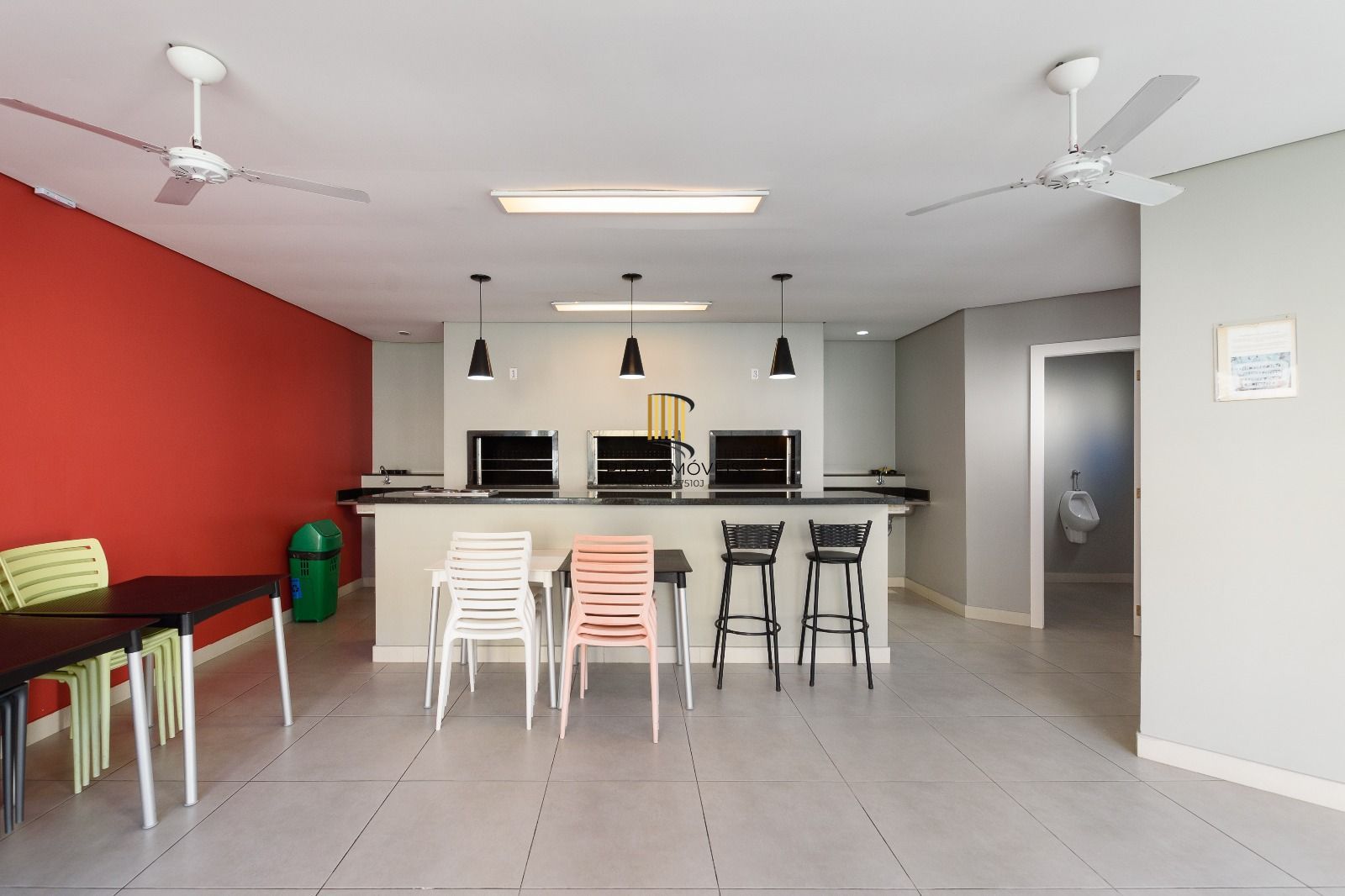 Apartamento 03 dormitórios, sem garagem