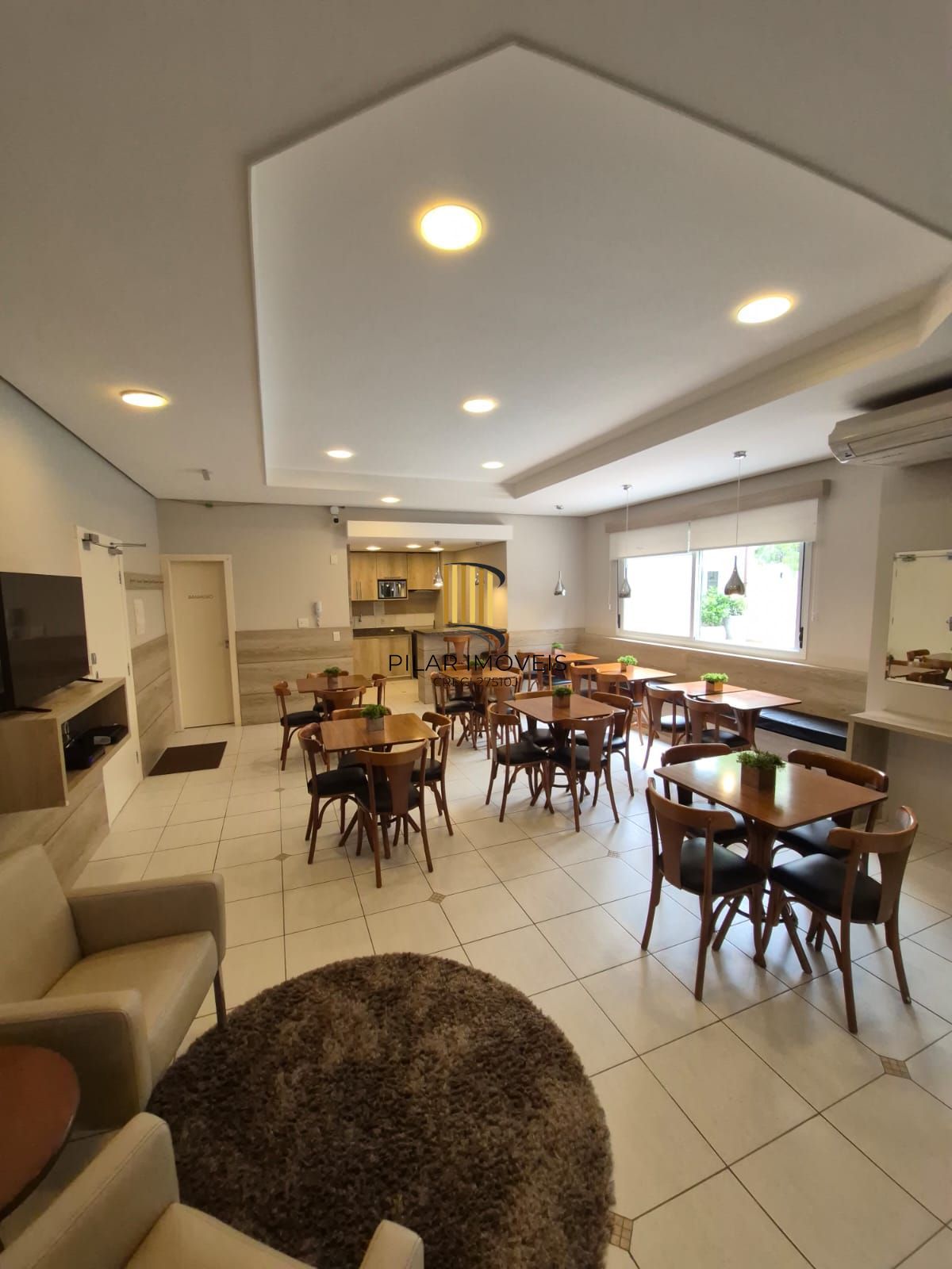 Apartamento mobiliado com 03 dormiórios, transformado em 02 e 02 vagas de garagem