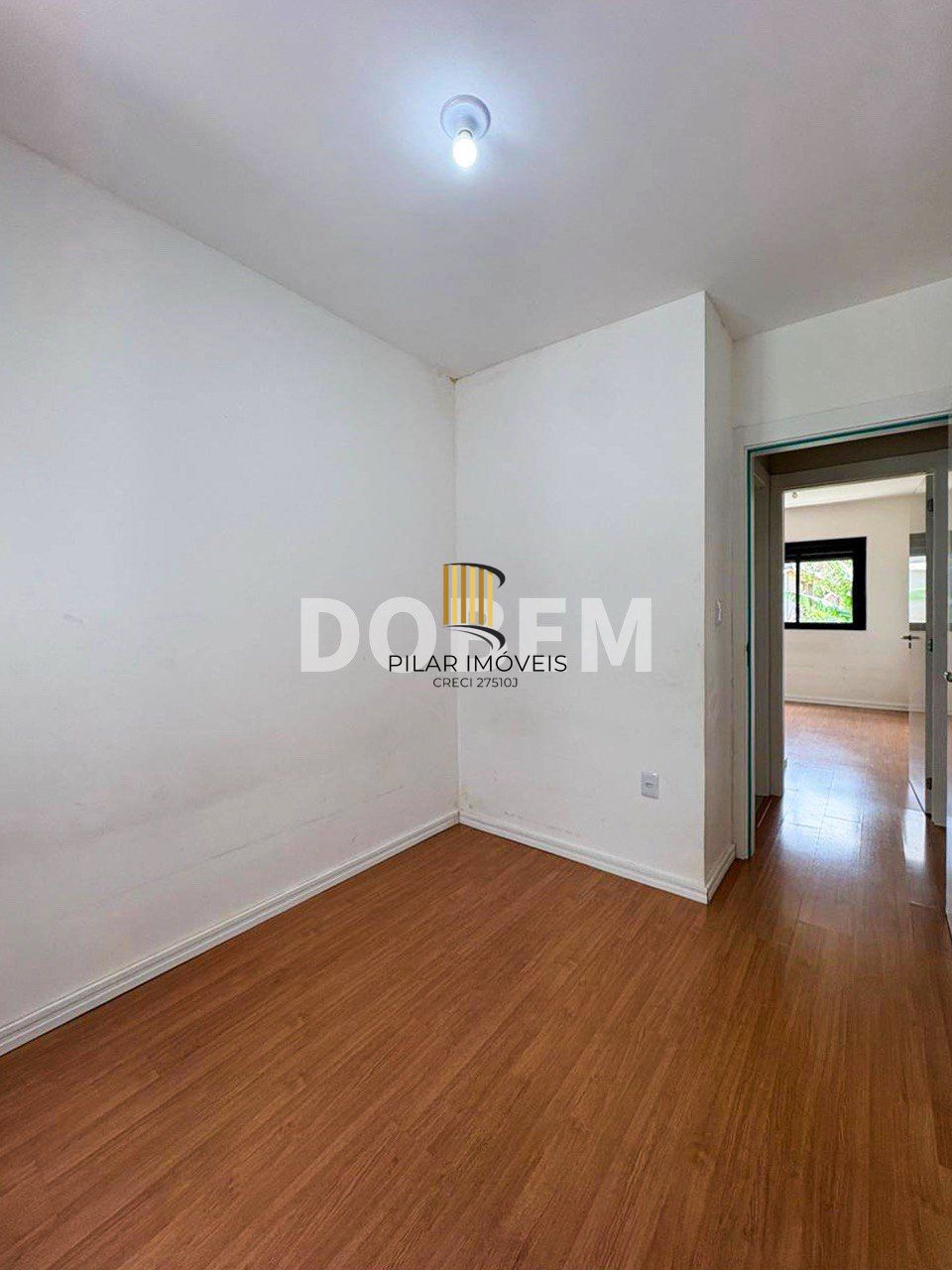 🏢 Apartamento 2 Dormitórios com Sacada e Vaga – Venda de Chaves