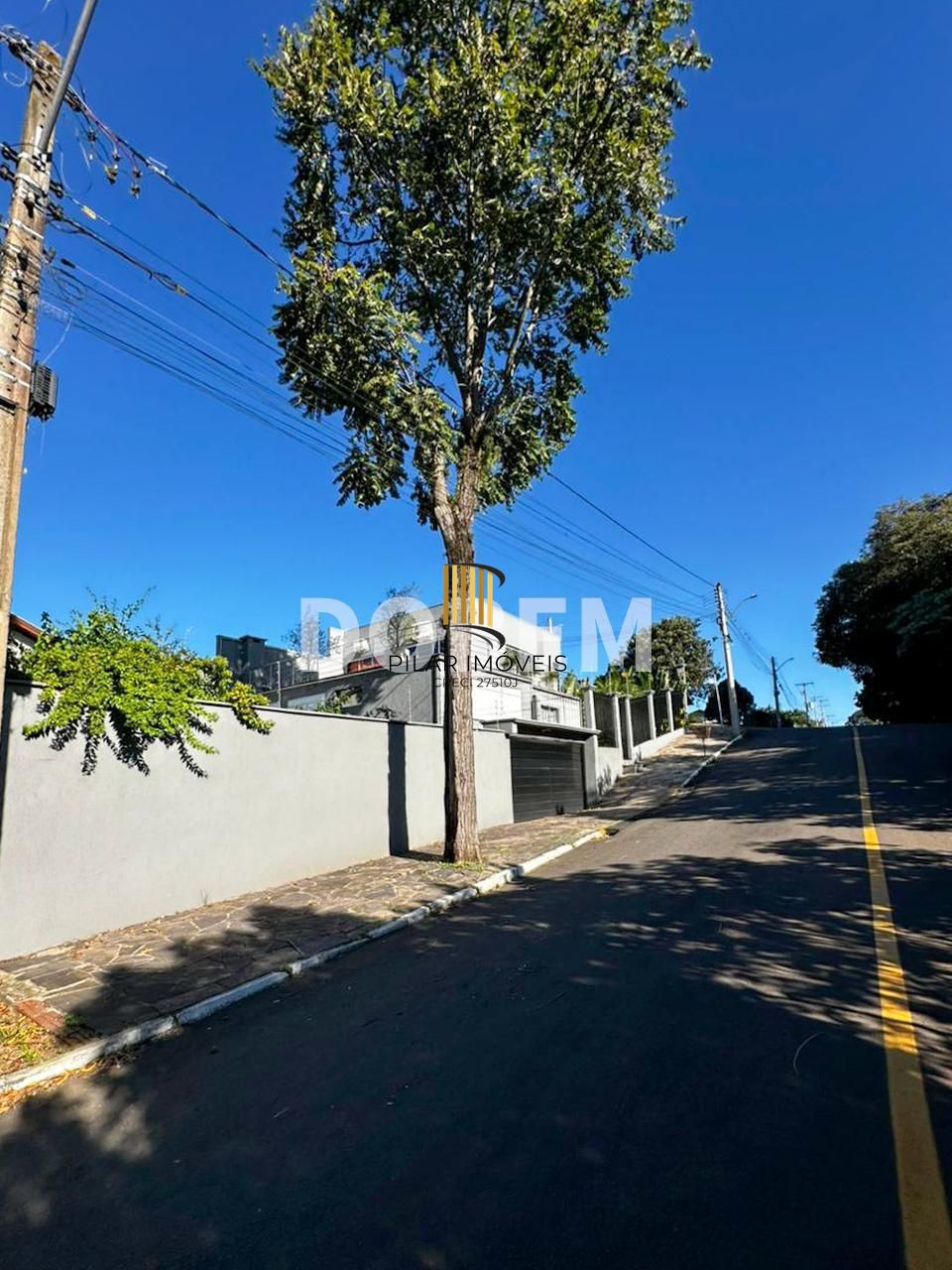 Sobrado Semimobiliado com 4 Quartos e 3 Vagas de Garagem em Bom Jardim, Ivoti, RS