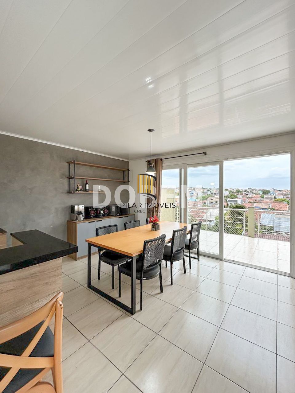 Casa ampla com 4 dormitórios e 290 m² à venda