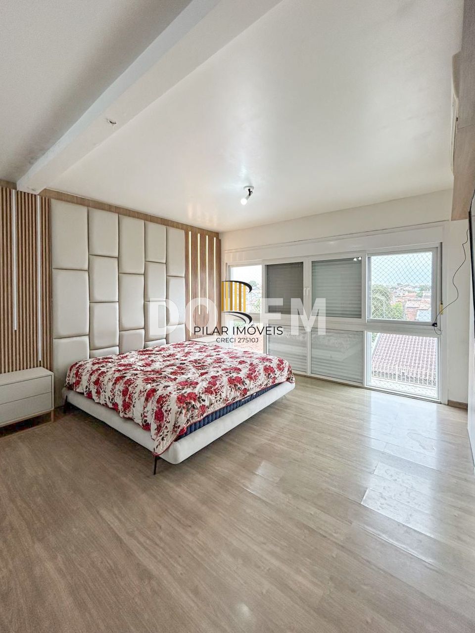 Casa ampla com 4 dormitórios e 290 m² à venda