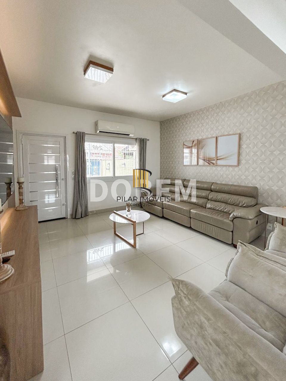 Casa ampla com 4 dormitórios e 290 m² à venda