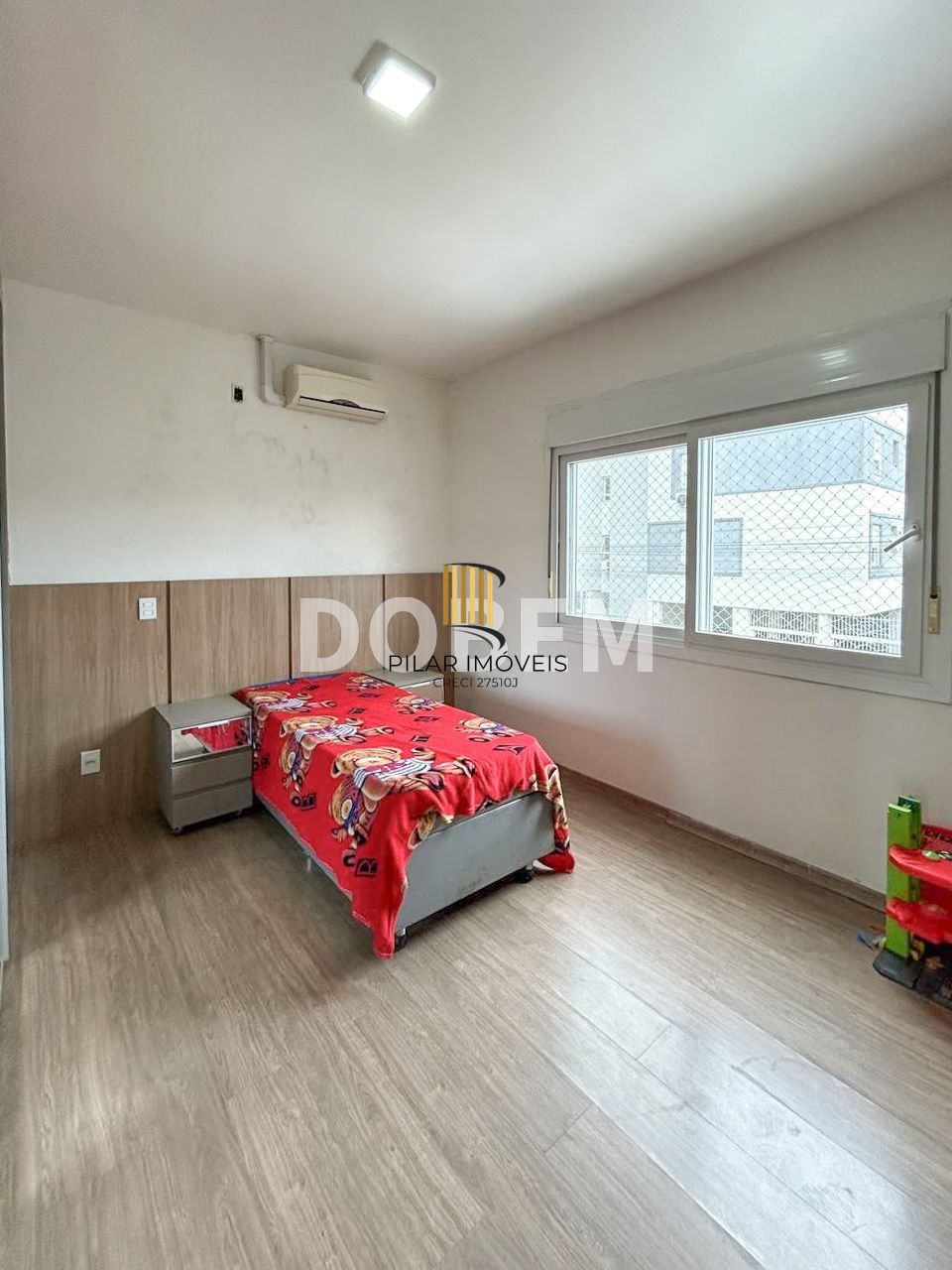Casa ampla com 4 dormitórios e 290 m² à venda