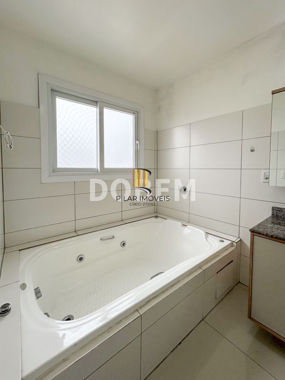 Casa ampla com 4 dormitórios e 290 m² à venda