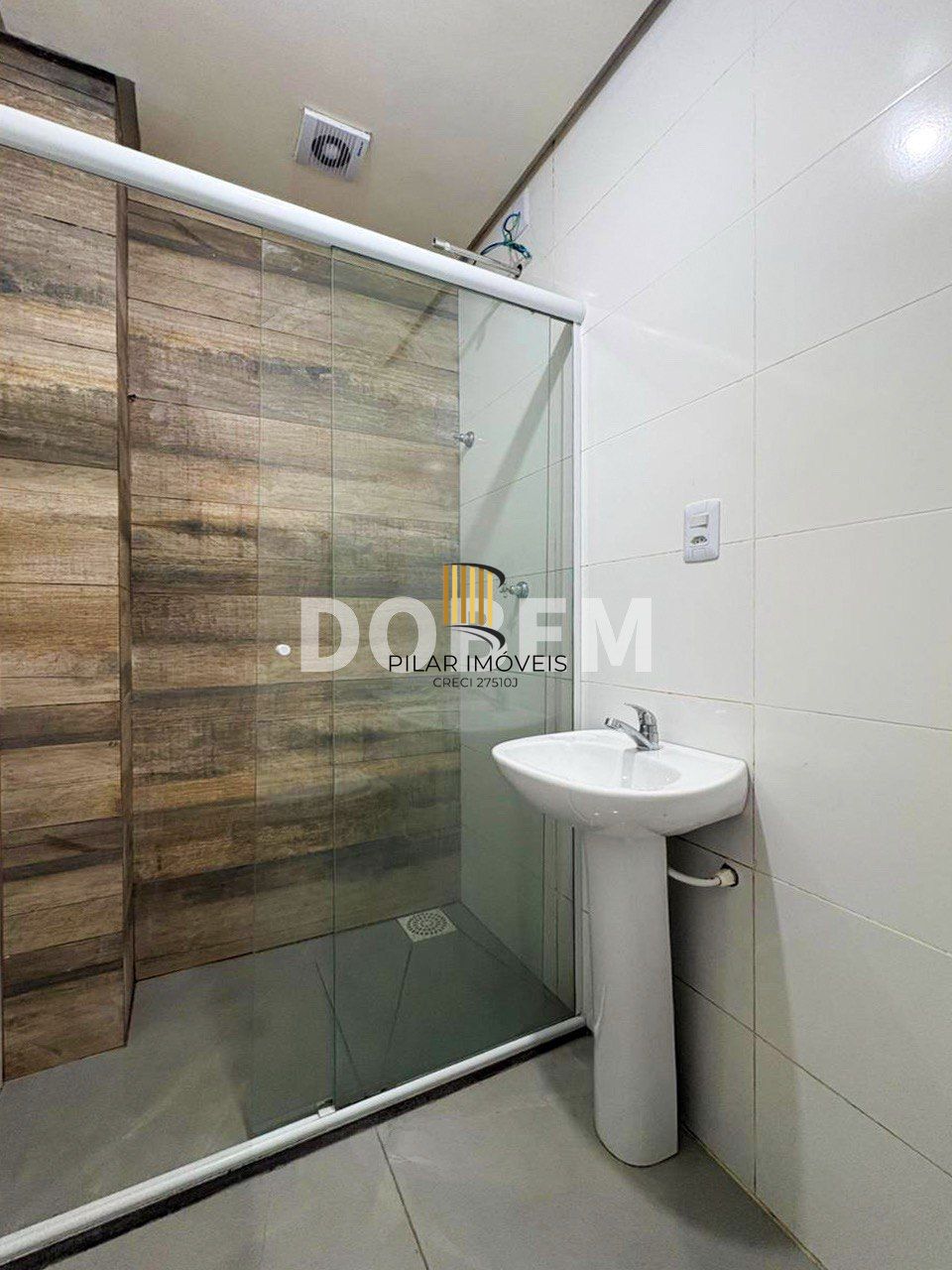 🏢 Apartamento 2 Dormitórios com Sacada e Vaga – Venda de Chaves