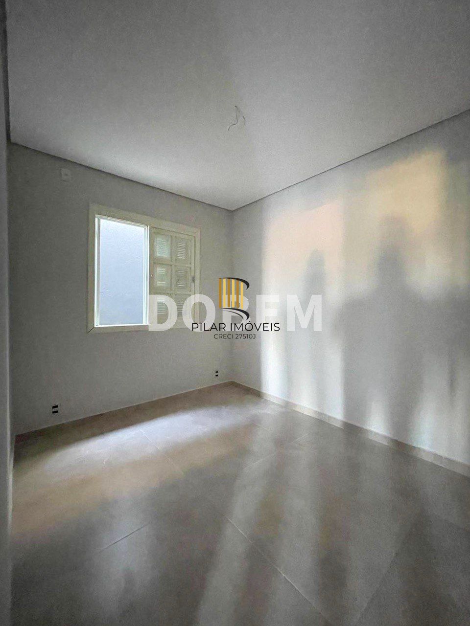 🏡Casa 2 Dormitórios com 2 Vagas com ótima localização no bairro Jardim Algarve