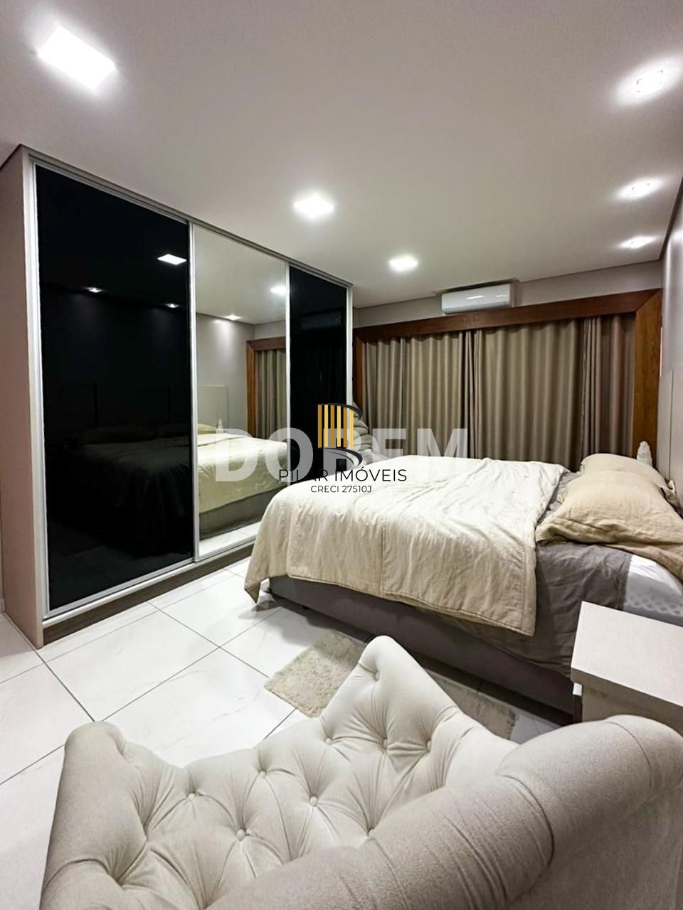 Sobrado Semimobiliado com 4 Quartos e 3 Vagas de Garagem em Bom Jardim, Ivoti, RS