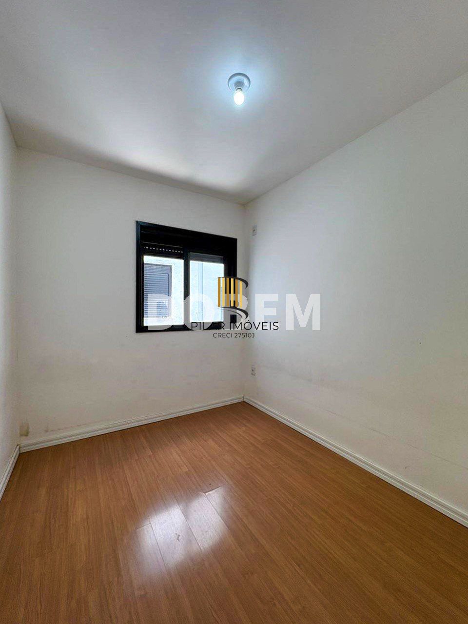 🏢 Apartamento 2 Dormitórios com Sacada e Vaga – Venda de Chaves