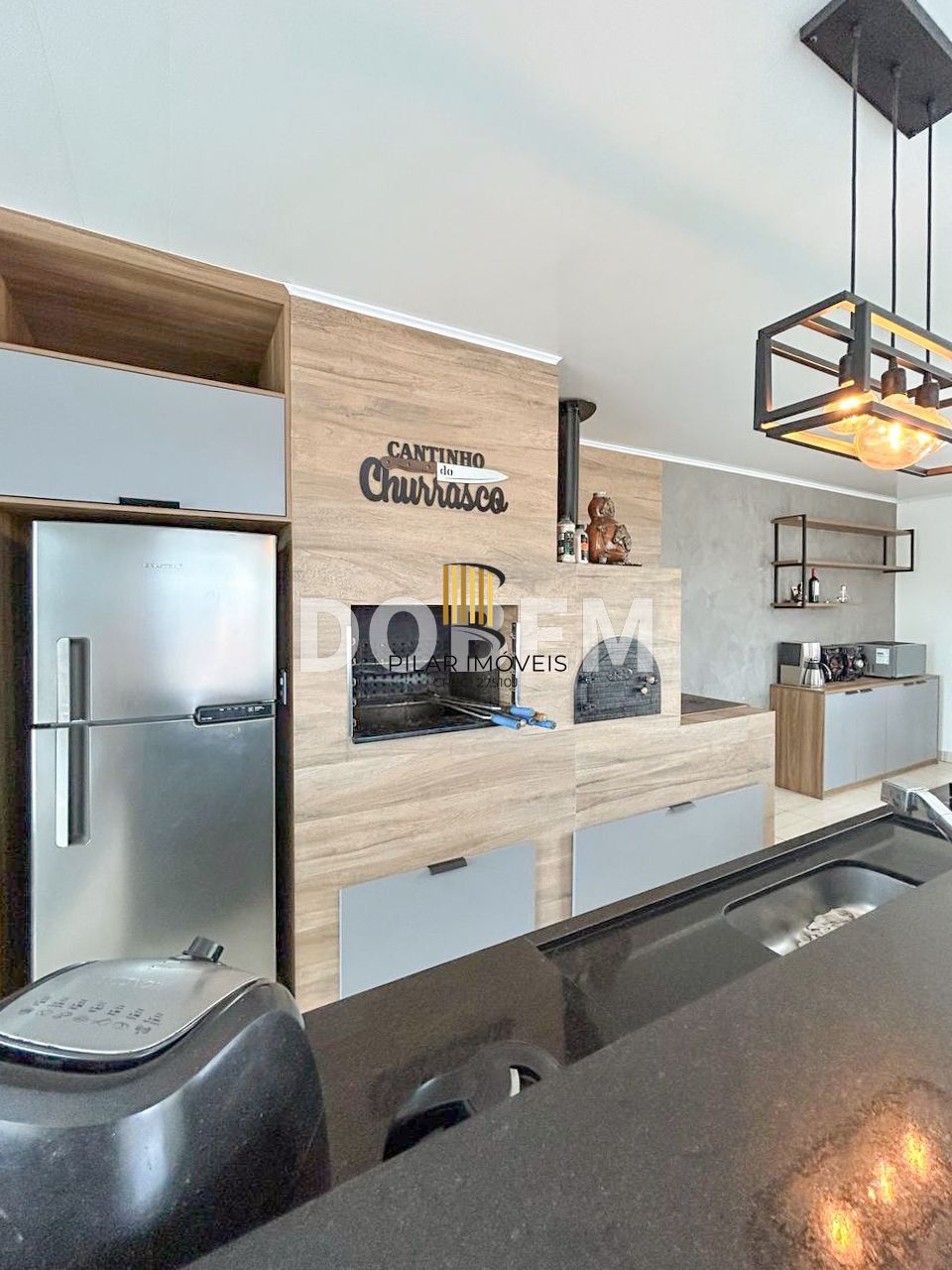 Casa ampla com 4 dormitórios e 290 m² à venda